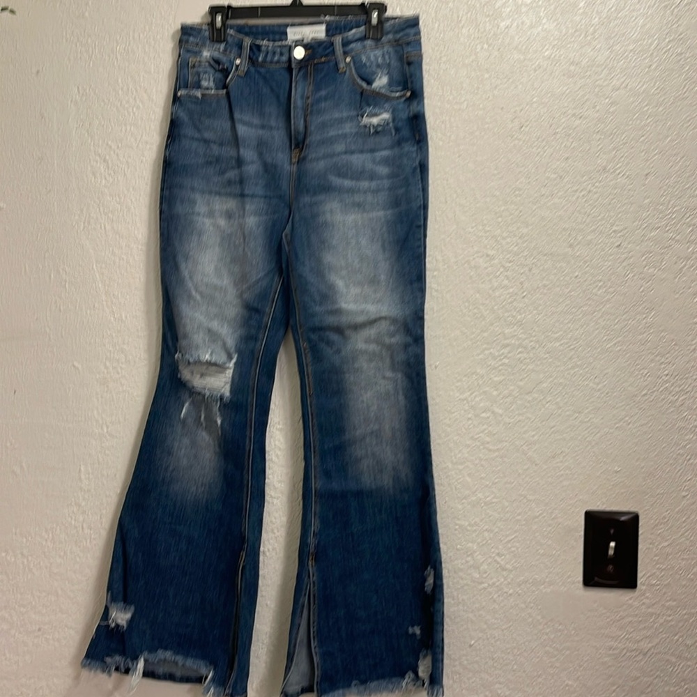 Risen Flare Jeans